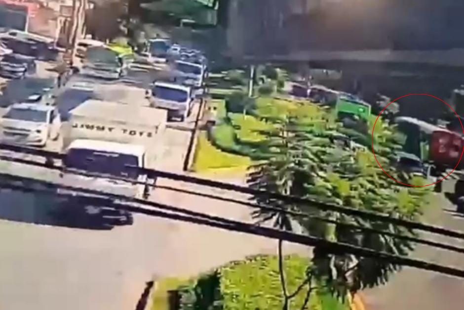 La PMT recomienda respetar las normas viales y no invadir los cruces para facilitar la movilidad en la ciudad. (Imagen: captura de pantalla)