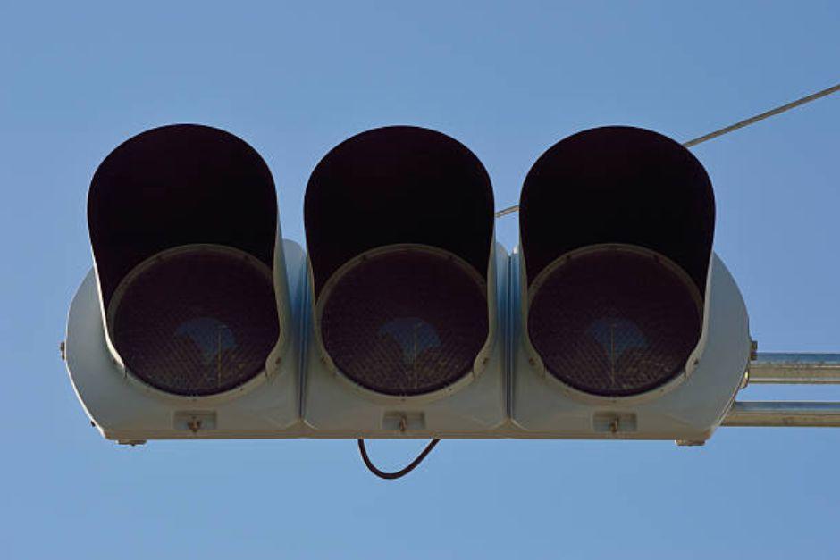 Algunos semáforos han presentado apagones por falta de energía eléctrica. (Foto ilustrativa: istock)