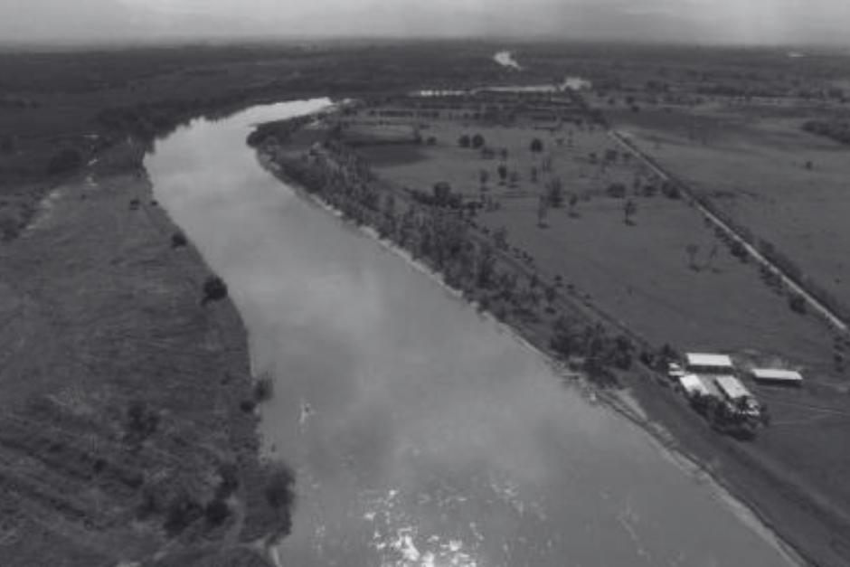 Socorristas y lancheros de la comunidad trabajaron en la recuperación de ambos cuerpos. (Foto: Archivo/Soy502)