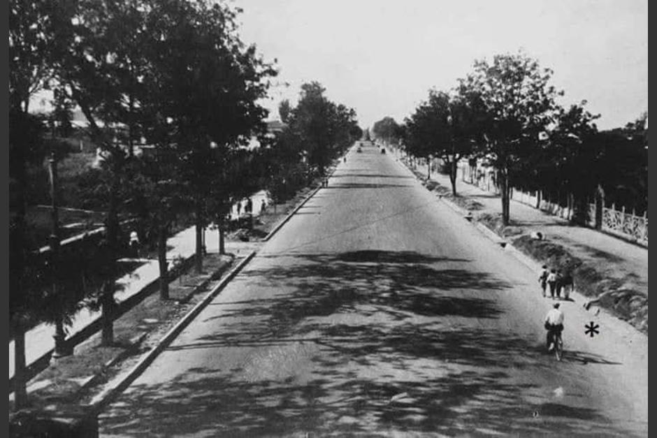 La avenida Simeón Cañas durante las primeras décadas del siglo XX. (Foto:&nbsp;Guatemala Histórica)