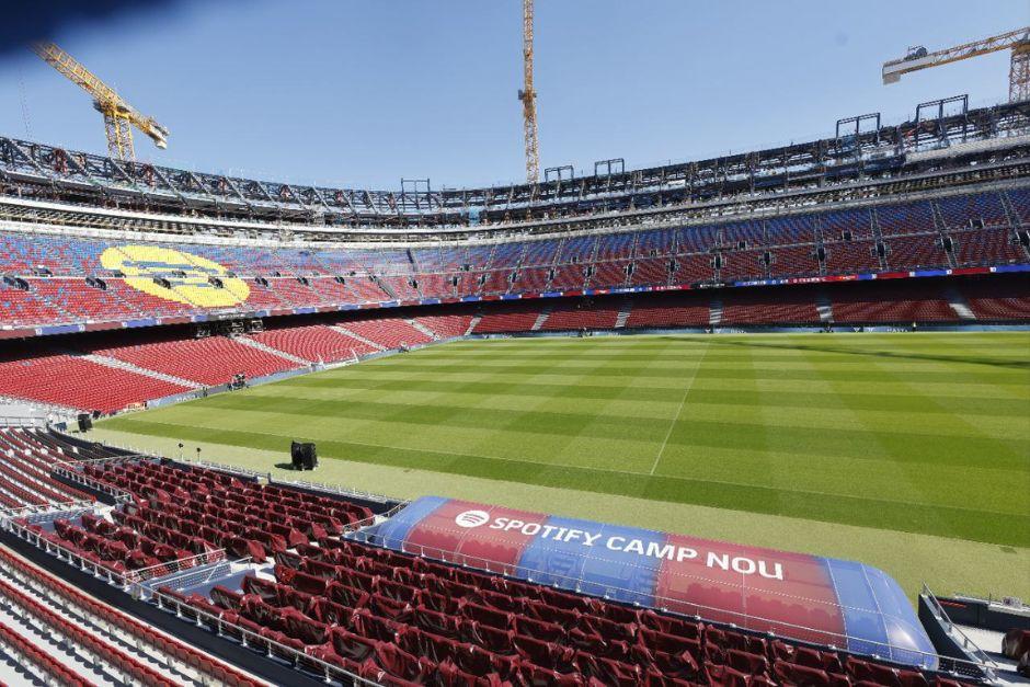 El club asegura que las obras del Camp Nou no representan un peligro para los aficionados. El Ayuntamiento no está de acuerdo y negó nuevamente el permiso para disputar partidos. (Foto: FCB)