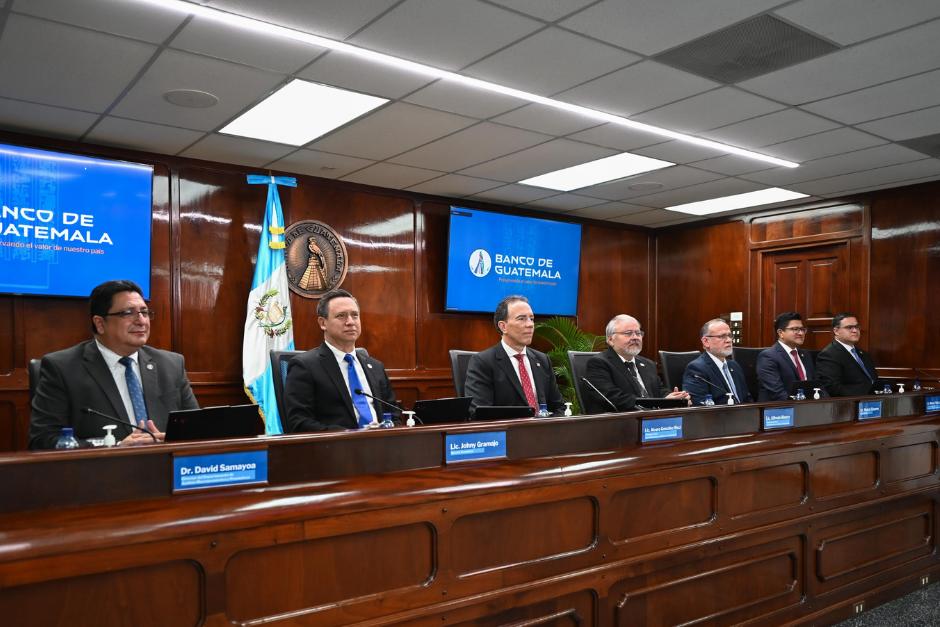 Conferencia de las autoridades de la Junta Monetaria sobre la Tasa de Interés Líder. (Foto: Banguat/Soy502)