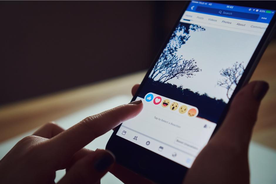 La Dirección del Deporte y la Recreación, una dependencia del Ministerio de Cultura, pagó a usuarios de Facebook y TikTok por publicar fotografías, videos e historias. (Foto ilustrativa: Shutterstock)