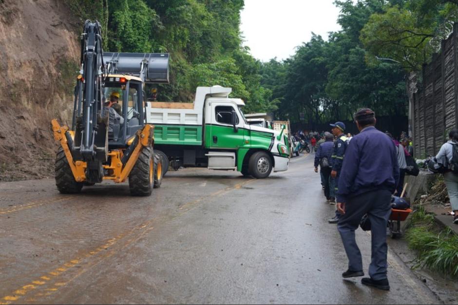 Los derrumbres en las carreteras de Guatemala son un problema recurrente en la época de lluvia e inciden en el tránsito. (Foto: Municipalidad de Villa Canales / Soy502)