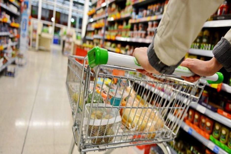 Dependiendo del lugar en que resida, una familia de cinco integrantes debe invertir entre&nbsp;Q3,563 y&nbsp;Q4,612, solo para alimentarse. (Foto: Archivo/Soy502)