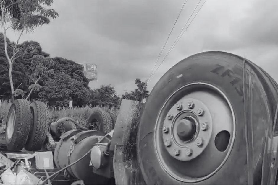 Dos fallecidos y un herido quedaron tras el accidente de tránsito. (Foto: captura de video de Provial)