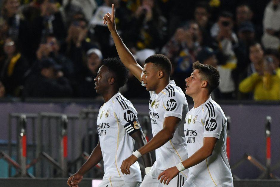 El 10 francés volvió a mostrar su mejor versión firmando tres anotaciones ante un modesto rival que poco pudo hacer. (Foto: AFP)