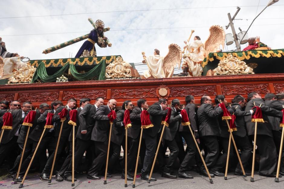 La procesi&oacute;n de Jes&uacute;s del Rescate es una de las que recorren el Centro Hist&oacute;rico desde las horas de la ma&ntilde;ana de este mi&eacute;rcoles. (Foto: Oscar Rivas/Colaborador)
