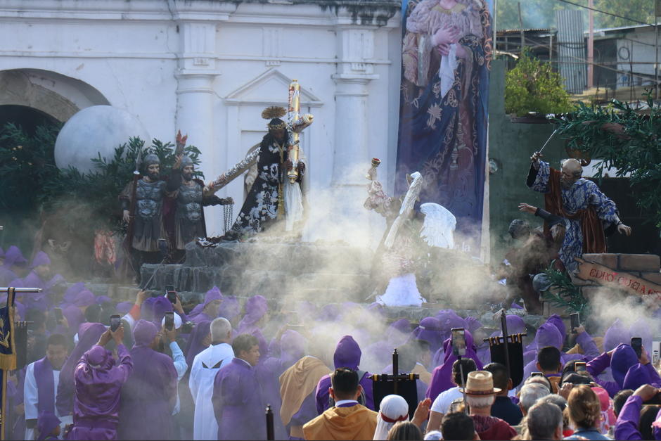 El Nazareno de la Humildad imparte su bendici&oacute;n por la ciudad.&nbsp;(Foto: Renato Melgar/Colaborador)