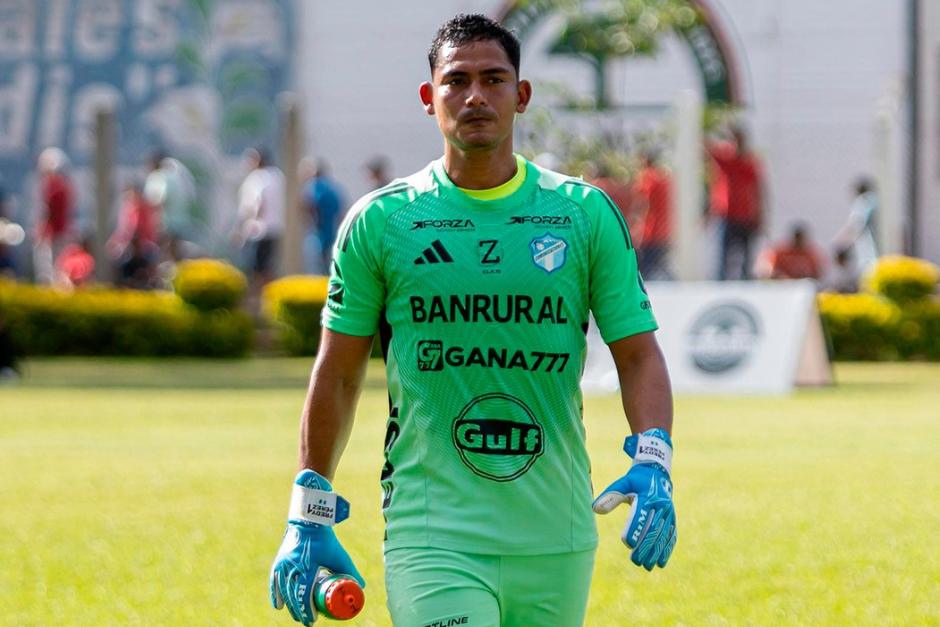 As&iacute; sali&oacute; Fredy P&eacute;rez de la cancha de Mictl&aacute;n. (Foto: Comunicaciones)