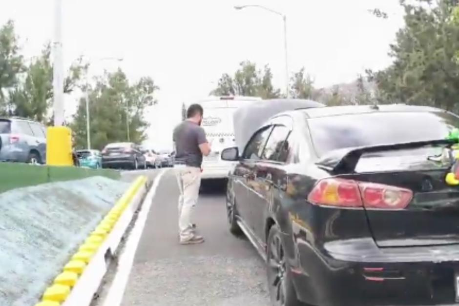 La situaci&oacute;n se puso bajo control y se coordin&oacute; una gr&uacute;a. (Foto: Captura de video)&nbsp;