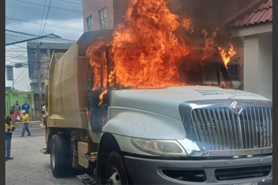 Dos camiones de basura han sido quemados en el municipio. (Foto: captura de video)