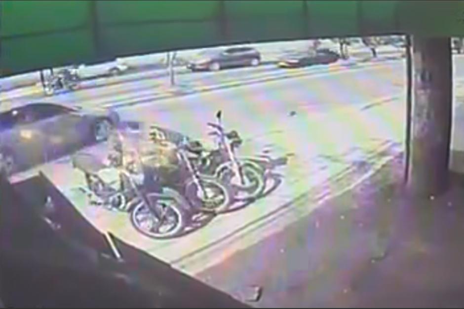 La v&iacute;ctima result&oacute; con graves heridas. (Foto: captura de video)