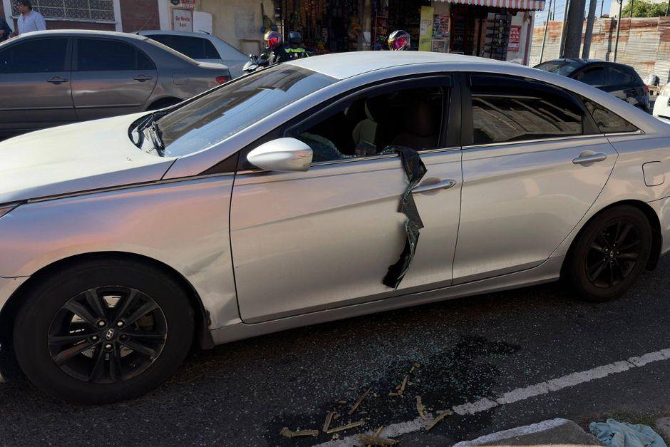 El video muestra el momento en que los delincuentes cometen el violento asalto. (Foto: El Gr&aacute;fico Nacional)