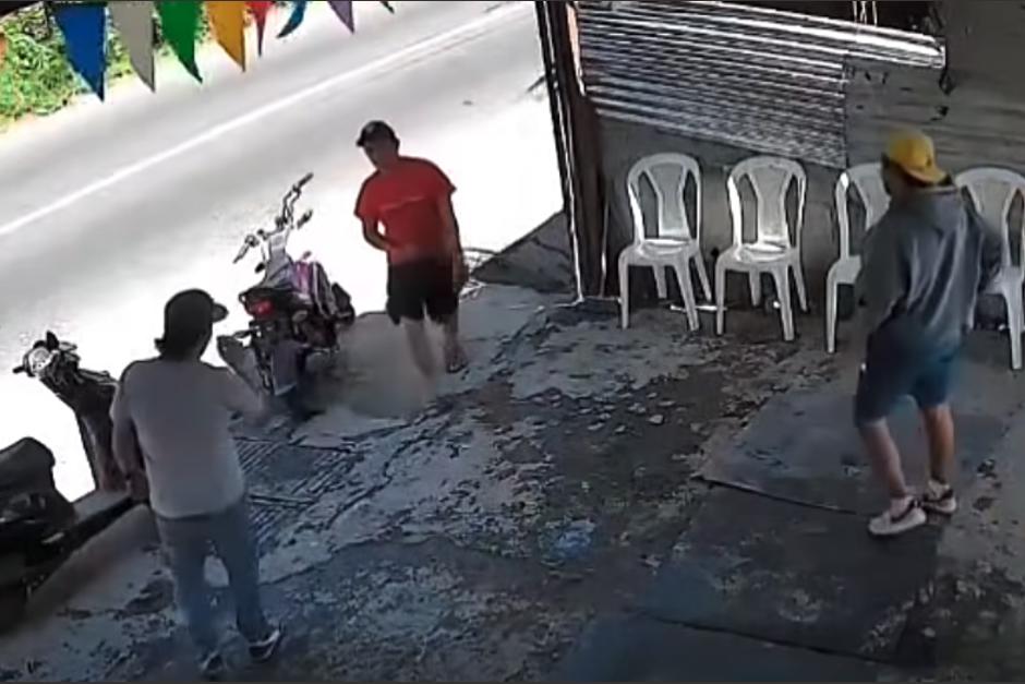 La v&iacute;ctima gritaba por auxilio. (Foto: captura de video)