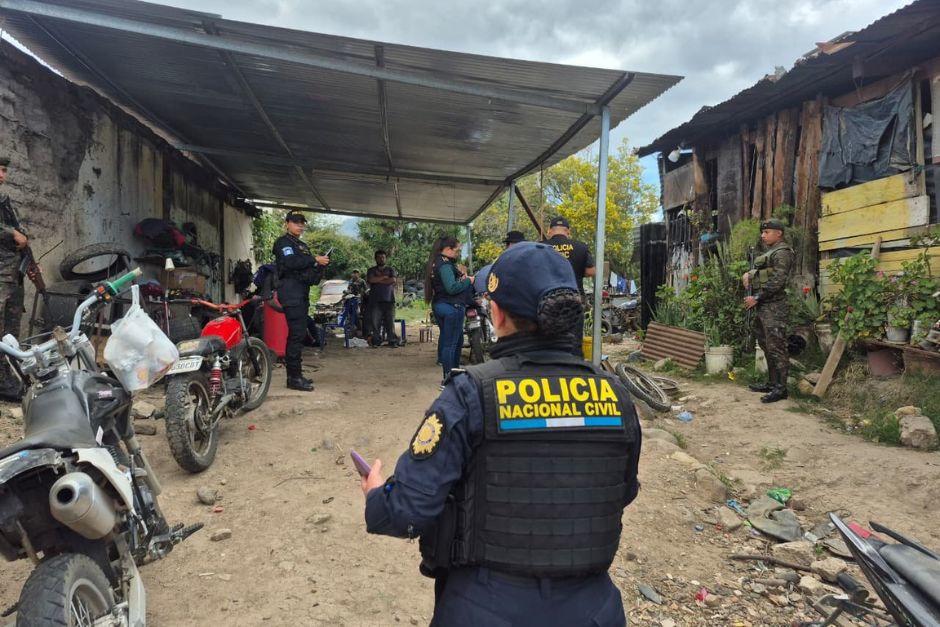 Las autoridades allanaron dos inmuebles este martes. (Foto: PNC)