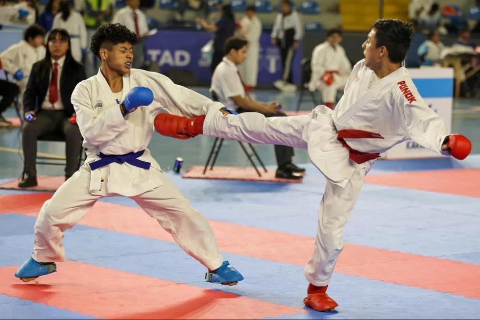 El joven karateca deslumbra con sus presentaciones. (Foto: Oscar Rivas/Colaborador)