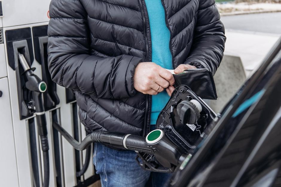 La medida tiene car&aacute;cter temporal para mitigar el incremento sostenido de los combustibles. (Foto ilustrativa: Shutterstock)