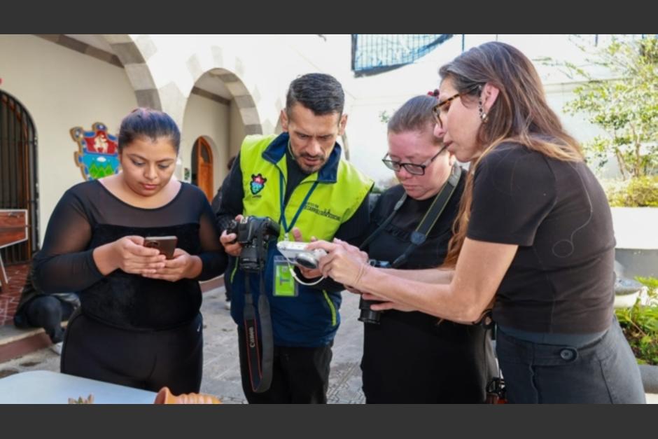 Los participantes recorren un proceso que combina teor&iacute;a y pr&aacute;ctica. (Foto: Cortes&iacute;a Municipalidad de Guatemala)