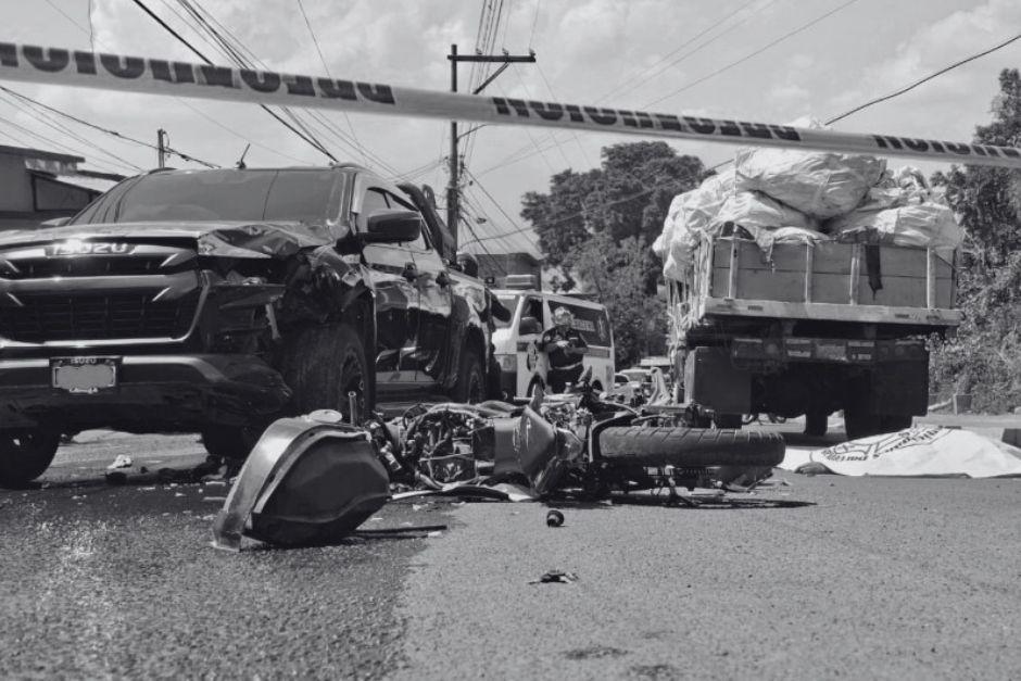 Los tres transportes sufrieron un percance que cobr&oacute; la vida de dos personas. (Foto: redes sociales)