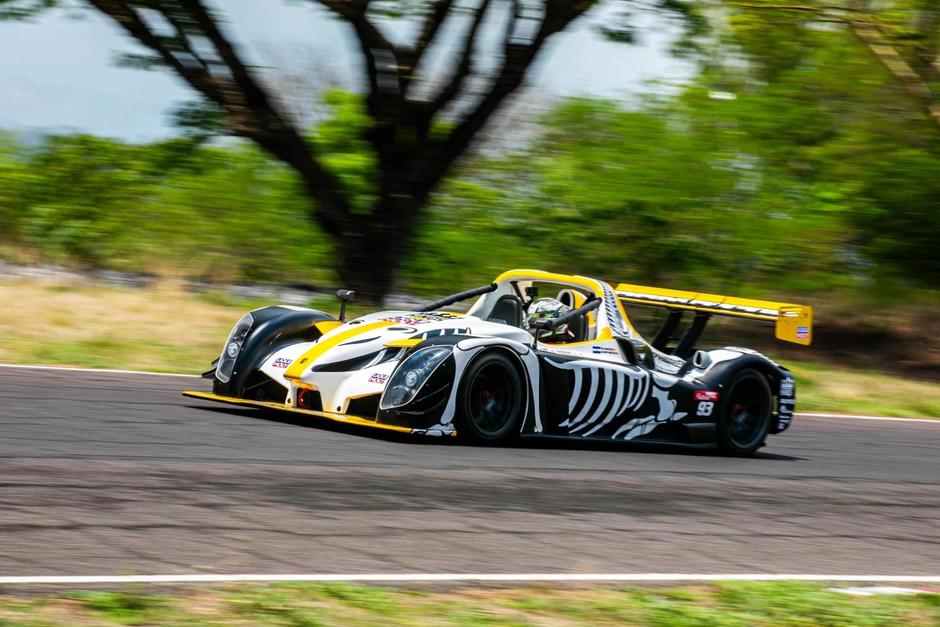 La dupla integrada por Erick y Alejandro Ramazzini, se impusieron en la divisi&oacute;n GTR Open, al mando de su auto, el Radical. (Foto: BRT)