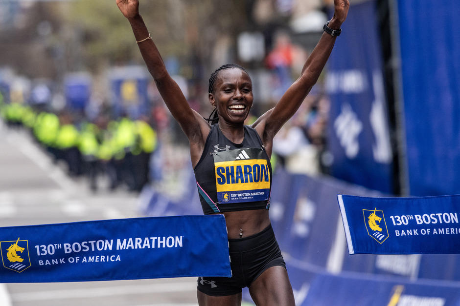 Lokedi repiti&oacute; su victoria en la Marat&oacute;n de Boston, sumando este t&iacute;tulo al conseguido el a&ntilde;o pasado y al del Marat&oacute;n de Nueva York en 2022. (Foto: AFP)
