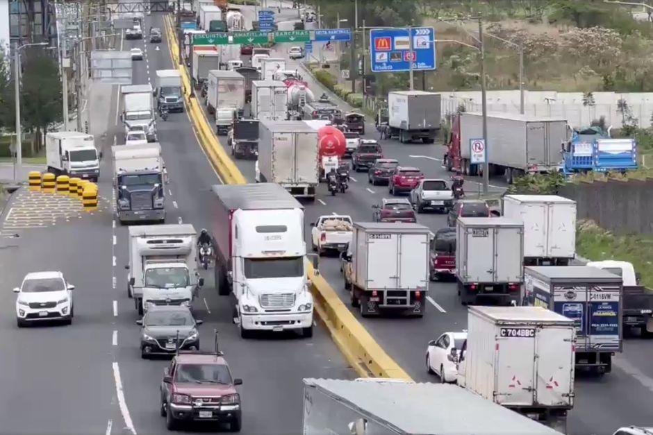 El tr&aacute;nsito con direcci&oacute;n al sur se ha visto afectado por las labores. (Foto: Captura de video)