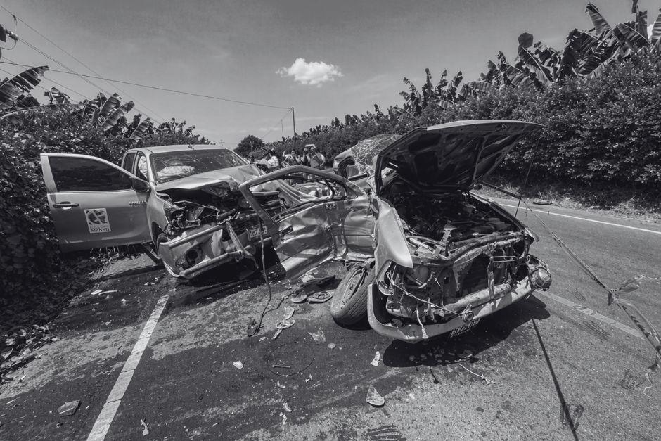 Una familia fue v&iacute;ctima mortal de una fuerte colisi&oacute;n entre dos picops. (Foto: Bomberos Voluntarios)