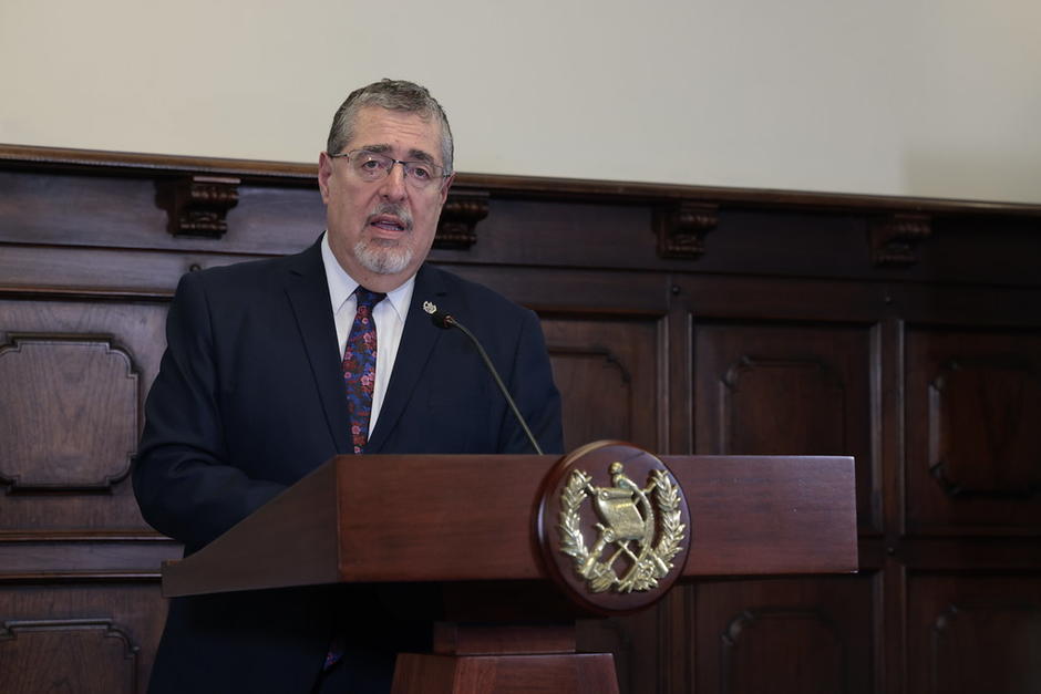 El mandatario no da por final la n&oacute;mina que fue integrada el lunes por la Postuladora. (Foto: SCSP / Soy502)