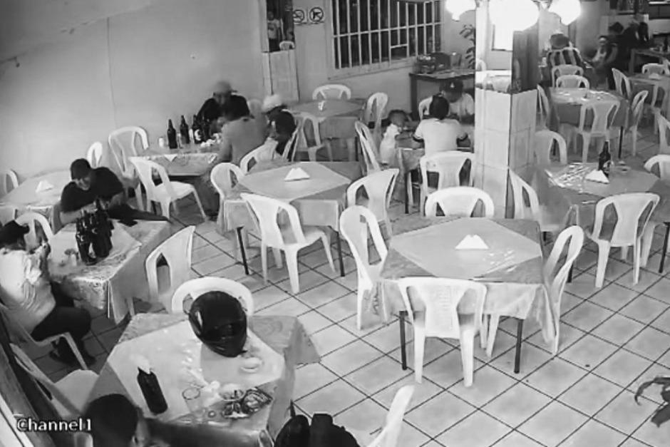 El presunto implicado pertenecer&iacute;a a una pandilla. (Foto: captura de video)