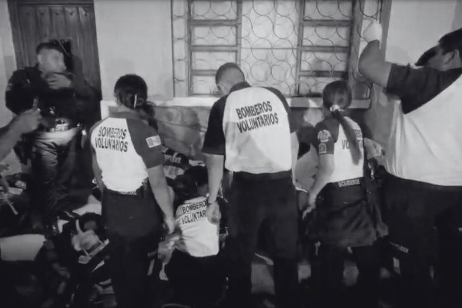 Un menor y una mujer fallecieron tras un nuevo ataque armado en la zona 6. (Foto: Bomberos Voluntarios)