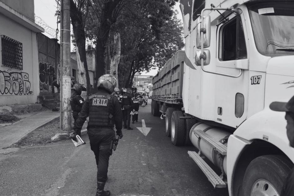 La v&iacute;ctima falleci&oacute; luego de ser arrollado por un tr&aacute;iler. (Foto: Bomberos Municipales)