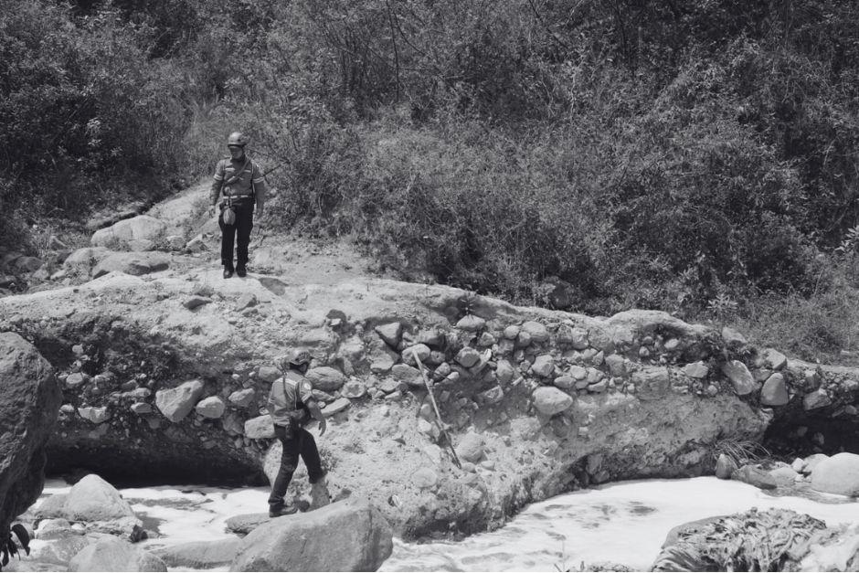 El cuerpo sin vida de una persona fue encontrado en inmediaciones del r&iacute;o Las Vacas. (Foto: Bomberos Municipales)