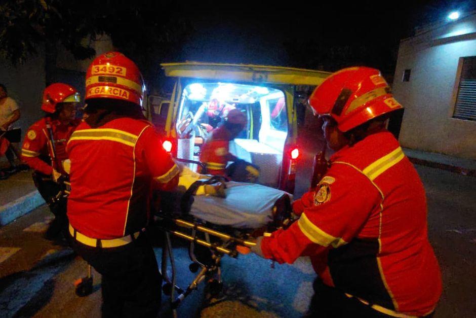 La v&iacute;ctima sufri&oacute; graves heridas ocasionadas por proyectiles de arma de fuego. (Foto: Bomberos Municipales)