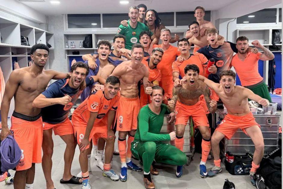 Los cul&eacute;s festejaron en el vestuario luego de ganarle al Getafe y quedarse a un paso de ser campeones otra vez. (Foto: FCB)