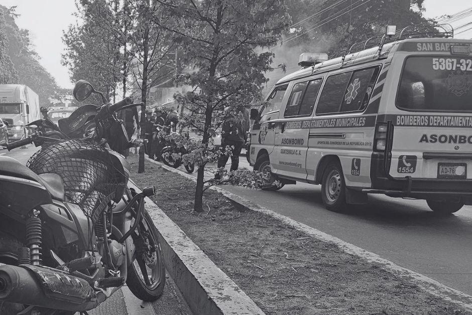 El tr&aacute;nsito se ha complicado tras el accidente.&nbsp;(Foto: Bomberos Municipales Departamentales)