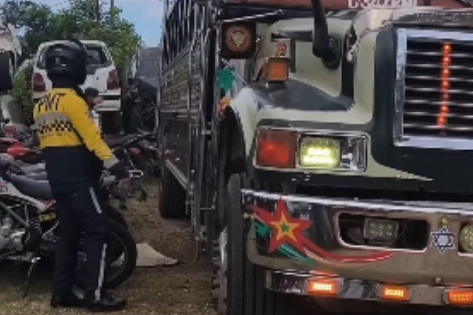 Esta es la "&uacute;ltima advertencia" a los pilotos de bus extraurbano. (Foto: captura de video)&nbsp;