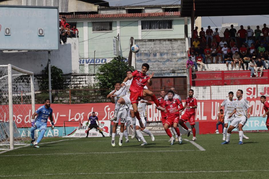 Los fronterizos se salvaron en la &uacute;ltima fecha, pero igualmente no les alcanza para seguir en carrera en la fase final, en donde los capitalinos s&iacute; estar&aacute;n, ya sin la preocupaci&oacute;n de los minutos de edad limitada. (Foto: Jordy Marroqu&iacute;n/Colaborador)