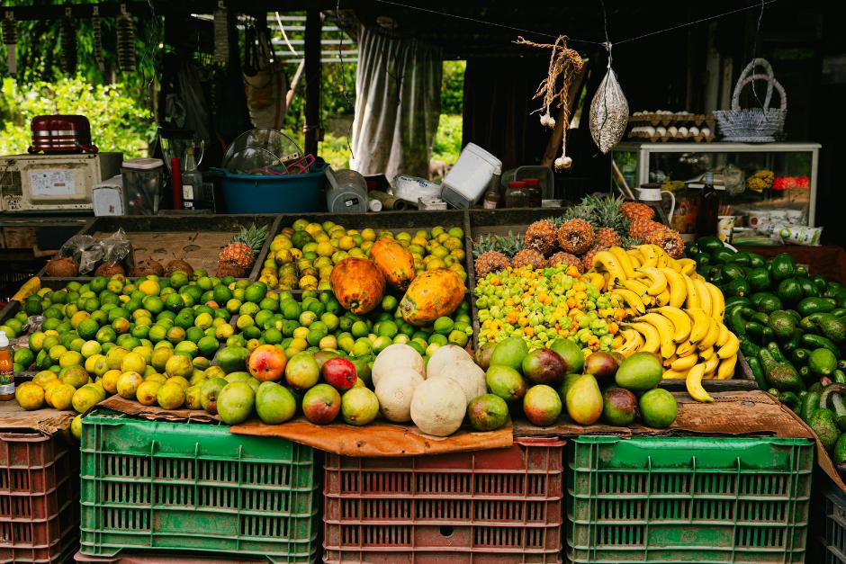 El comercio informal incluye actividades econ&oacute;micas que carecen de un marco legal o institucional. (Foto: Canva/Soy502)