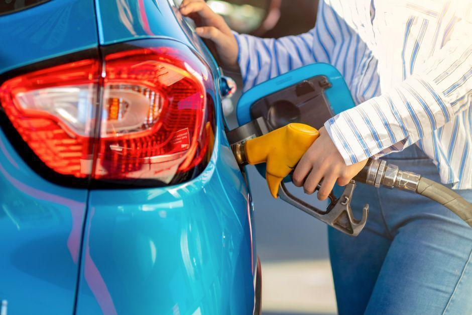 Varios puntos de servicio han reflejado la baja en los precios del combustible este martes debido al subsidio. (Foto: Archivo/Soy502)