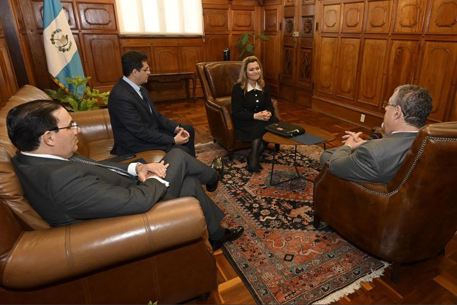Beyla Adaly Estrada Barrientos, se reuni&oacute; en privado con el presidente Bernardo Ar&eacute;valo. (Foto: SCSP / Soy502)