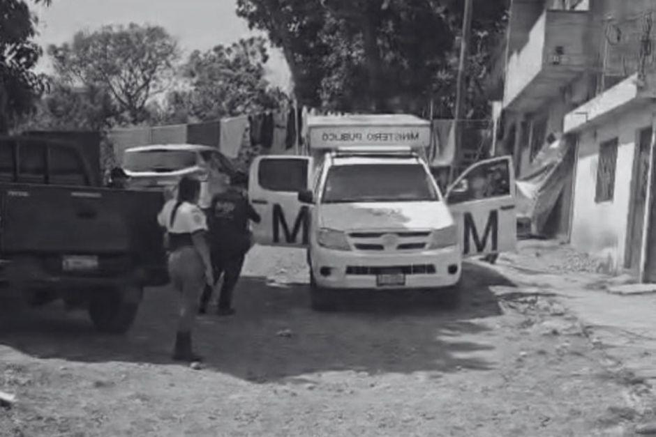 El Ministerio P&uacute;blico traslad&oacute; los restos humanos al Inacif. (Foto: Am&iacute;lcar Montejo)