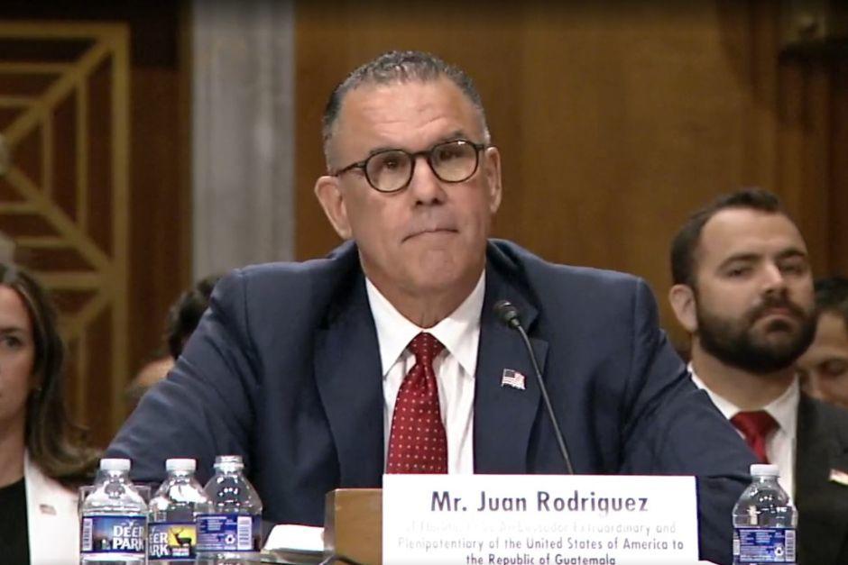 El diplom&aacute;tico&nbsp;Juan Rodr&iacute;guez se present&oacute; este martes el Senado. (Foto: Redes sociales)