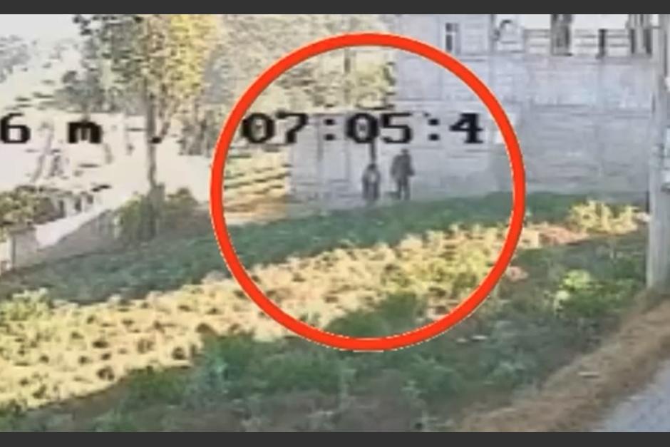 Los gritos de la menor alertaron a los vecinos. (Foto: captura de video)