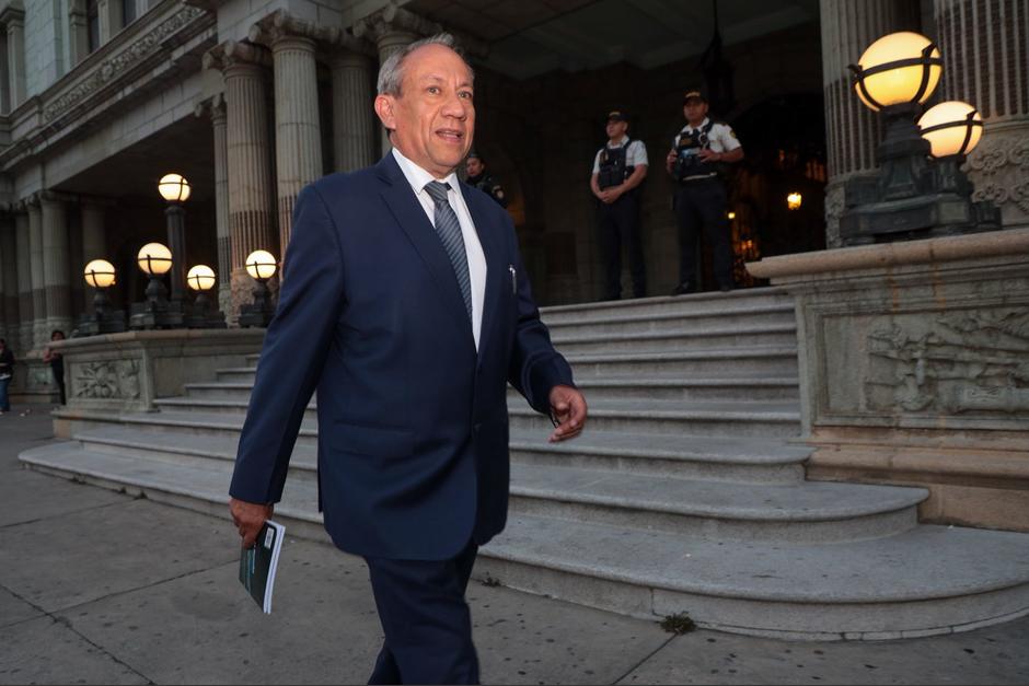 C&eacute;sar Augusto &Aacute;vila Aparicio, fue el cuarto aspirante al MP en entrevistarse con el gobernante. (Foto: &Oacute;scar Rivas / Soy502)