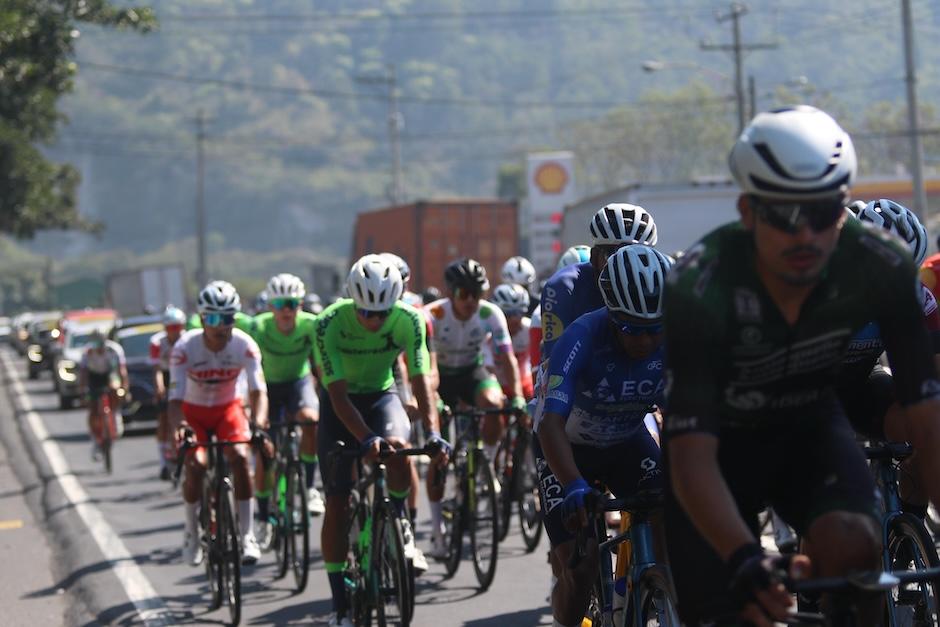 Varios ciclistas terminaron lesionados al caer a la cinta asf&aacute;ltica. (Foto: Federaci&oacute;n Nacional de Ciclismo)