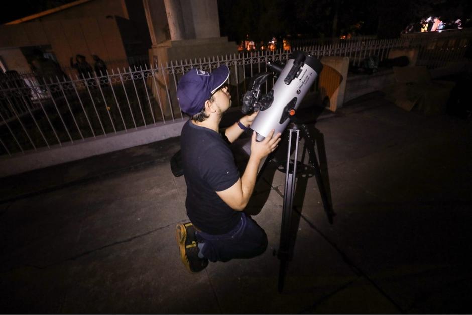 Se invita a los vecinos a participar en la noche astron&oacute;mica. (Foto: Cortes&iacute;a Municipalidad de Guatemala)
