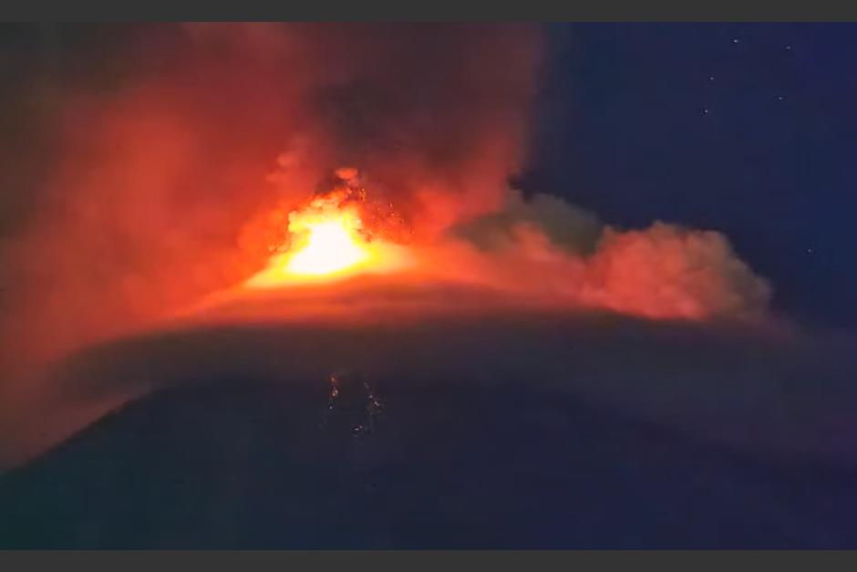 La actividad volc&aacute;nica ha ido incrementando en las &uacute;ltimas horas. (Foto: captura de video)