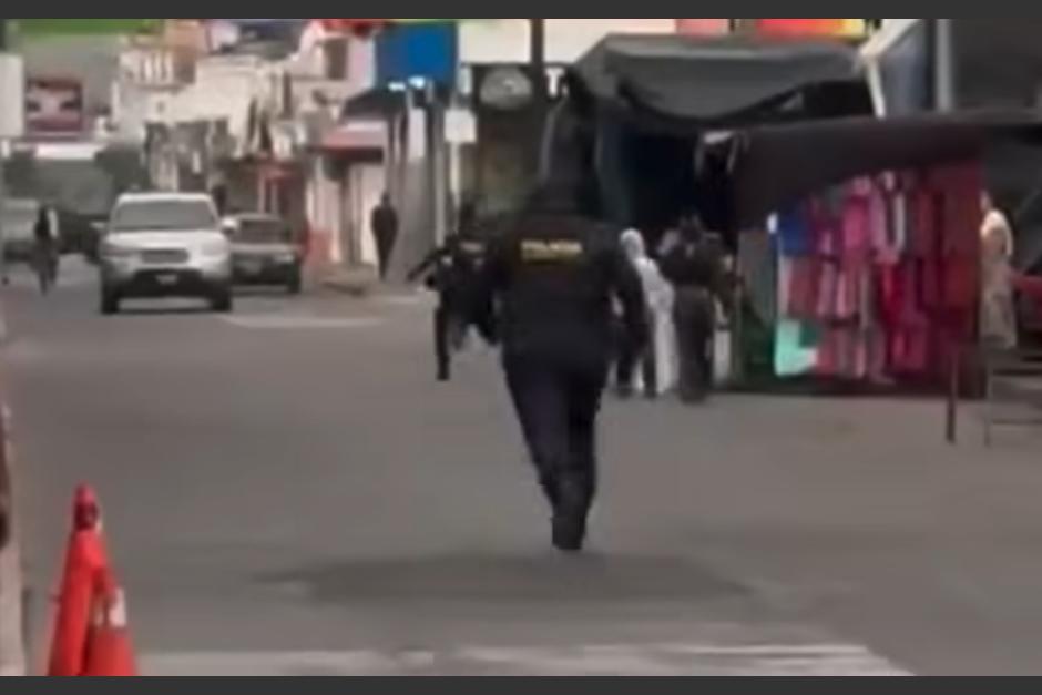 El reo aprovech&oacute; la atenci&oacute;n m&eacute;dica para escapar. (Foto: captura de video)