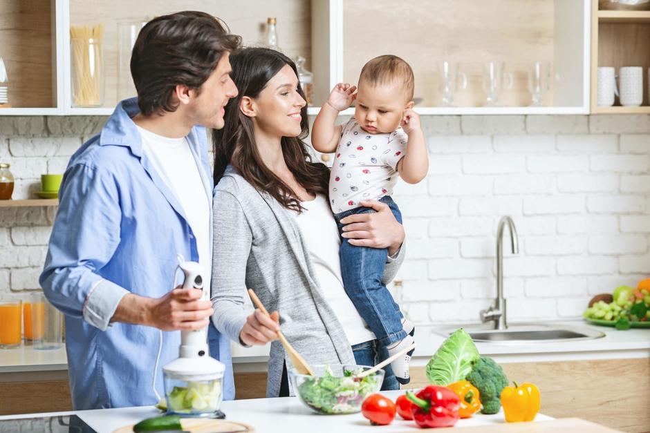 Protege a tu familia con comidas completas y saludables que incluyan todos los tipos de alimentos.&nbsp;(Foto: Shutterstock)